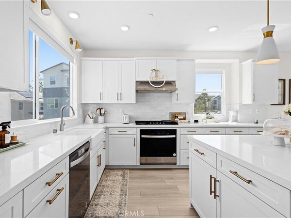 27553 Sanctuary Court, Valencia, CA 91355