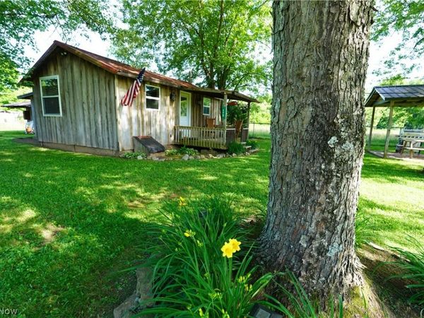 173 W Apple Blossom Way , Elizabeth, WV 26143