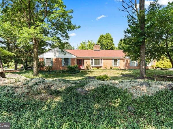 1916 APPLEWOOD CIRCLE , HAGERSTOWN, MD 21740