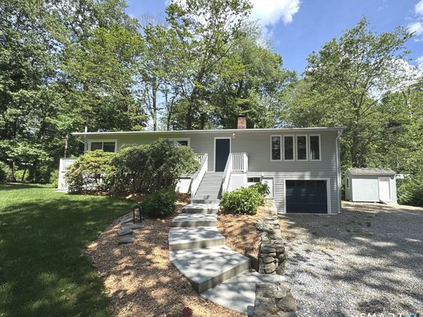 5 Wakerobin , Norwalk, CT 06851