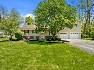 14 University Circle, Clinton, NY 13323