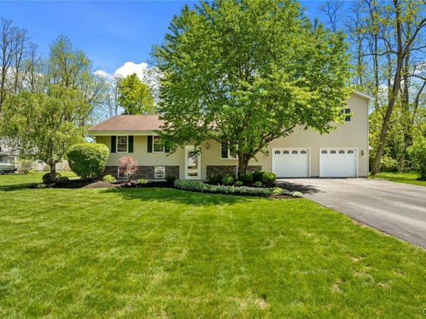 14 University Circle , Clinton, NY 13323