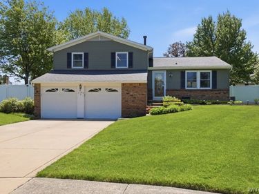 5183 Garden Path, Hamburg, NY 14075