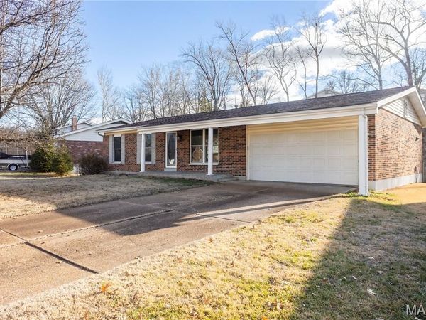 11042 Wylestone Court , Unincorporated, MO 63126