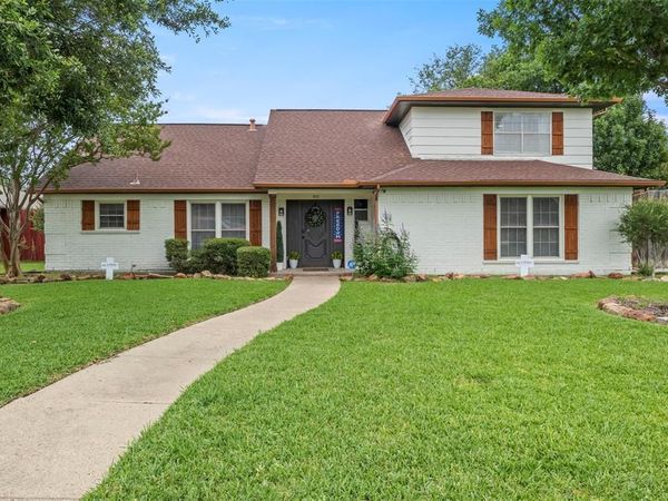 901 Serenade Lane , Richardson, TX 75081