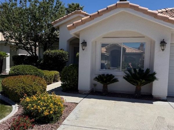 1612 Hidden Spring Drive , Las Vegas, NV 89117