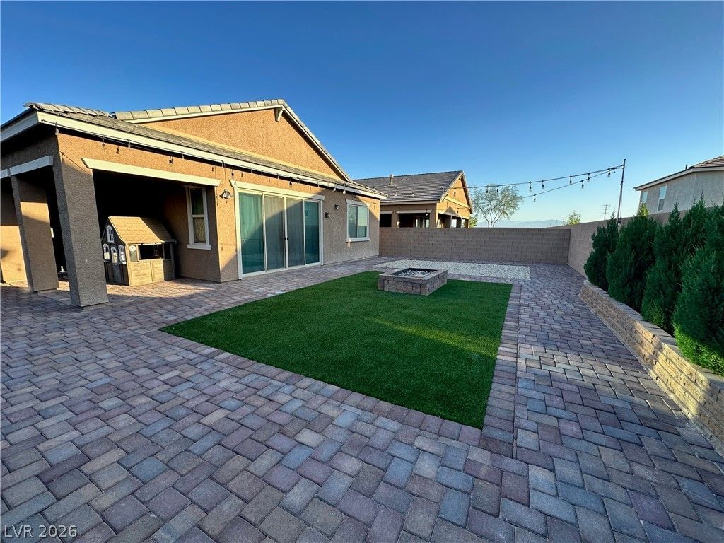 8118 Allie Hope Street , Las Vegas, NV 89139