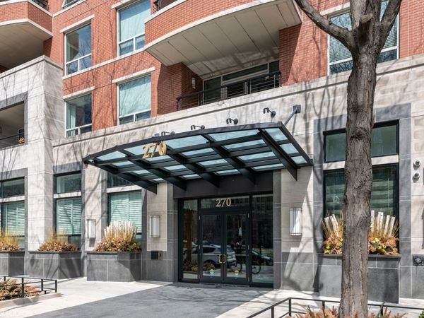 270 E Pearson Street , Chicago, IL 60611