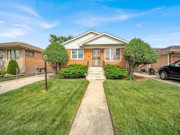 16027 Ashland Avenue , Harvey, IL 60426