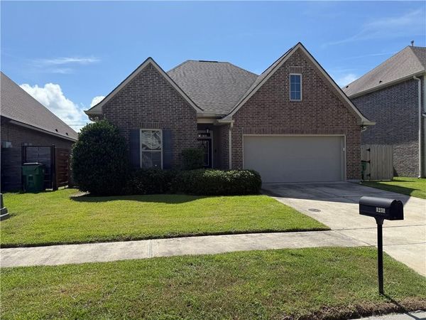 1231 BURGESS Drive, Marrero, LA 70072