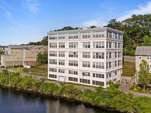 24 Cobblestone Ln, Unit 405, Gloucester, MA 01930
