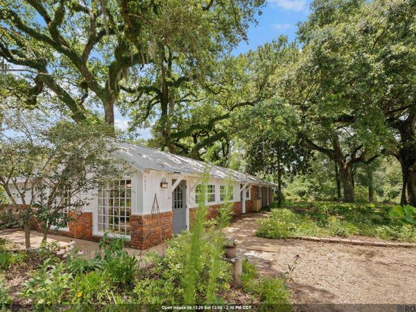 4865 Leonard St, St Francisville, LA 70775