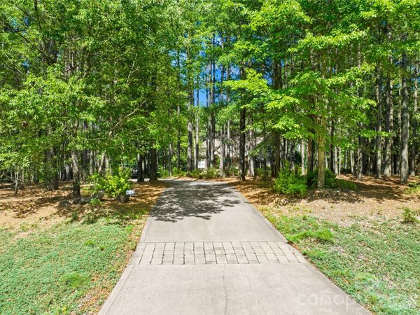 6830 Goose Point Drive, Denver, NC 28037