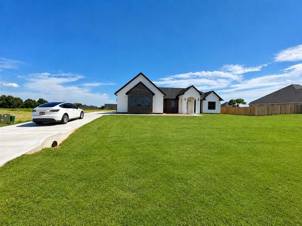 2447 Wolf Creek Bend , Blanchard, OK 73010