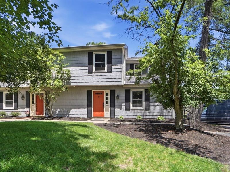 1004 Shakertown Court, Montgomery, OH 45242 Photo 2