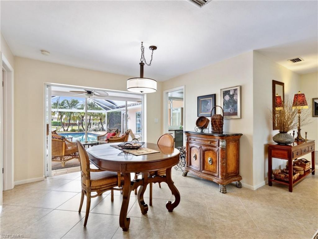 392 Snow Dr , Fort Myers, FL 33919 Photo