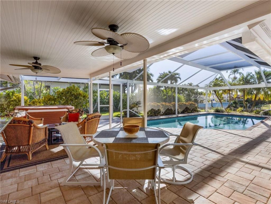 392 Snow Dr , Fort Myers, FL 33919 Photo
