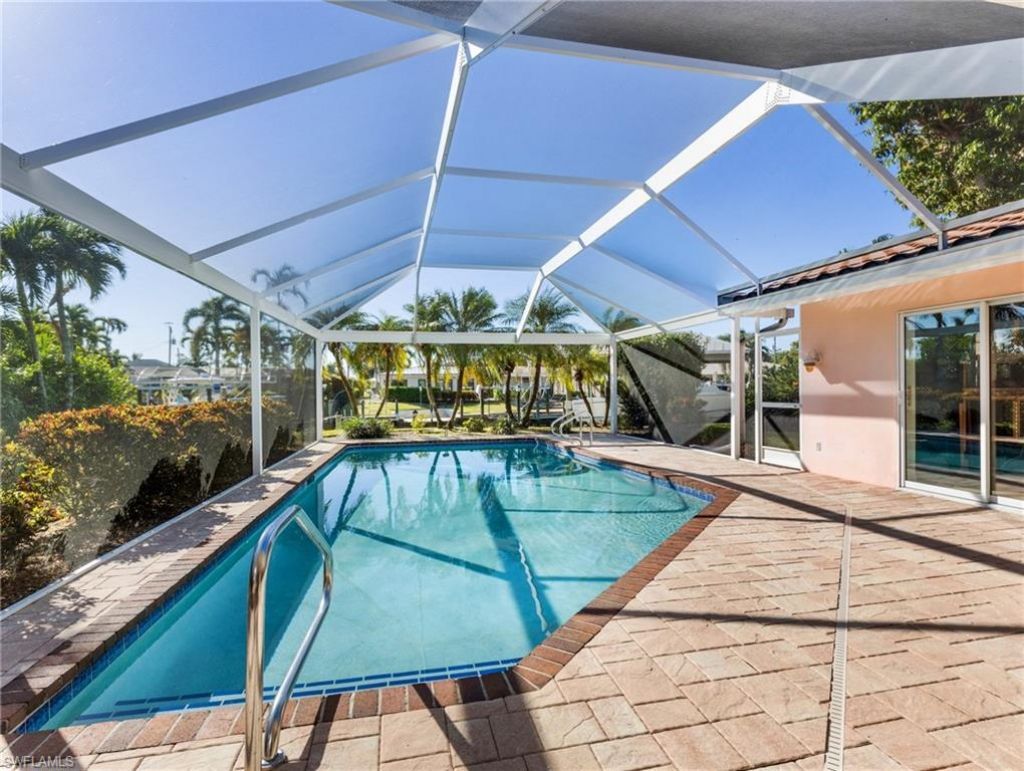 392 Snow Dr , Fort Myers, FL 33919 Photo