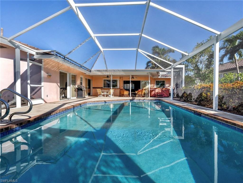 392 Snow Dr , Fort Myers, FL 33919 Photo