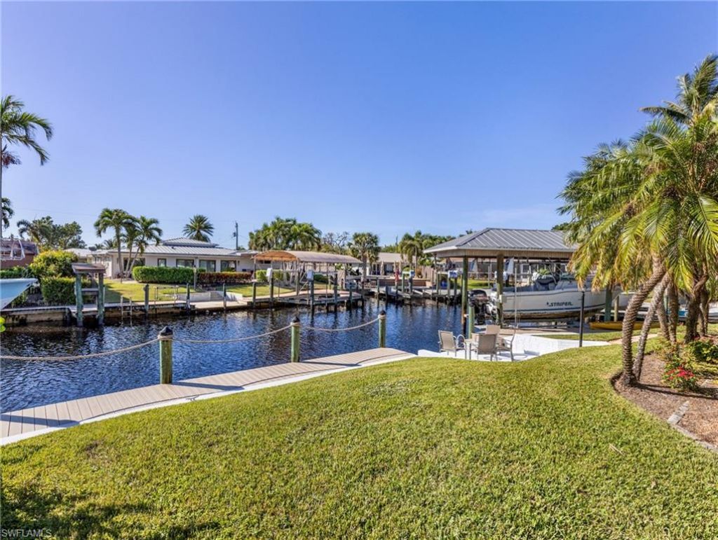 392 Snow Dr , Fort Myers, FL 33919 Photo