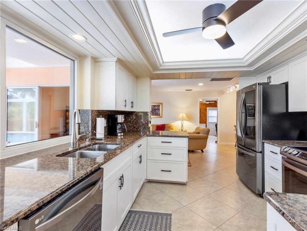392 Snow Dr , Fort Myers, FL 33919 Photo