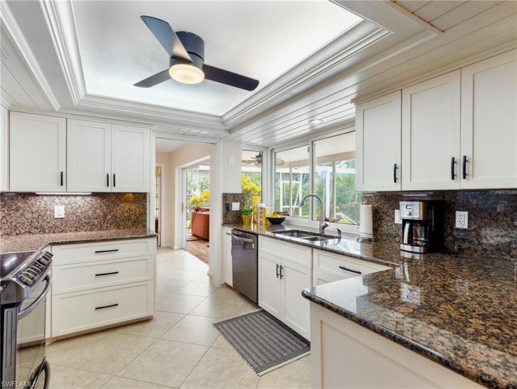 392 Snow Dr , Fort Myers, FL 33919 Photo