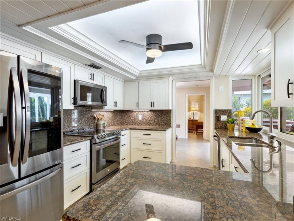 392 Snow Dr , Fort Myers, FL 33919 Photo