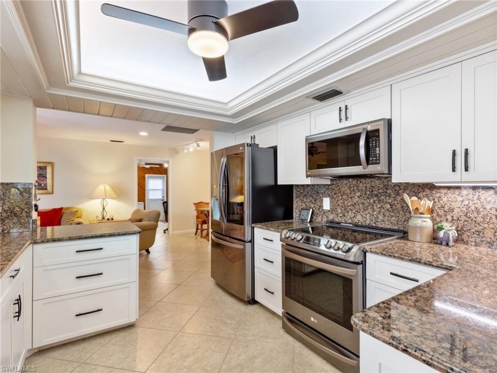 392 Snow Dr , Fort Myers, FL 33919 Photo