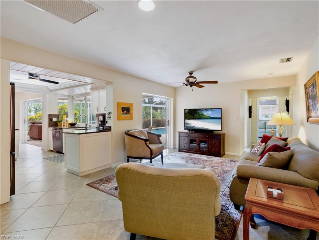 392 Snow Dr , Fort Myers, FL 33919 Photo