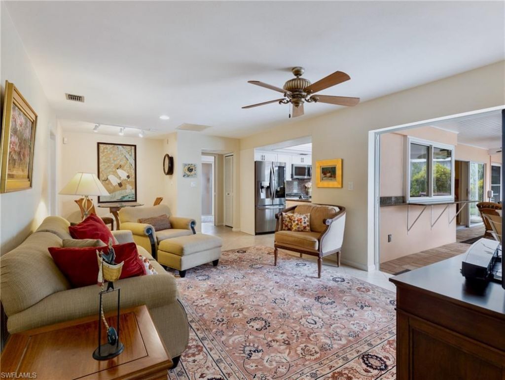 392 Snow Dr , Fort Myers, FL 33919 Photo