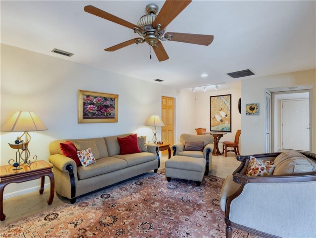 392 Snow Dr , Fort Myers, FL 33919 Photo