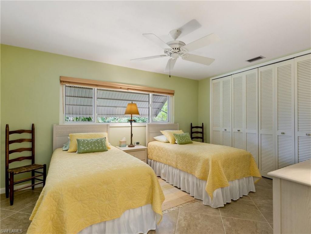392 Snow Dr , Fort Myers, FL 33919 Photo