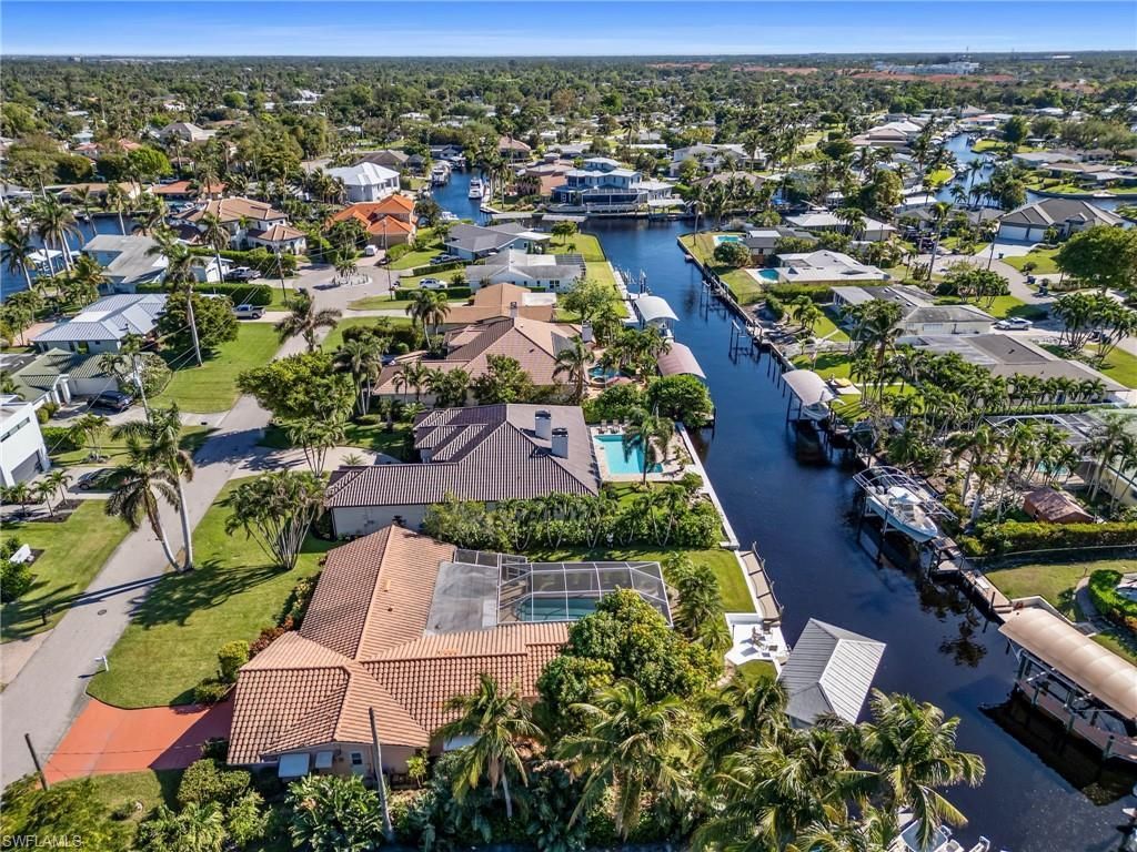 392 Snow Dr , Fort Myers, FL 33919 Photo