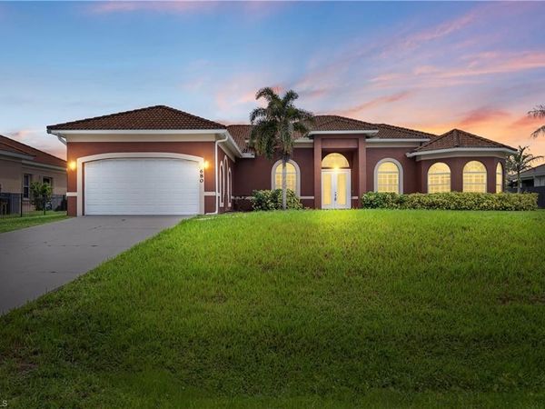 680 Mirror Lakes CT , LEHIGH ACRES, FL 33974