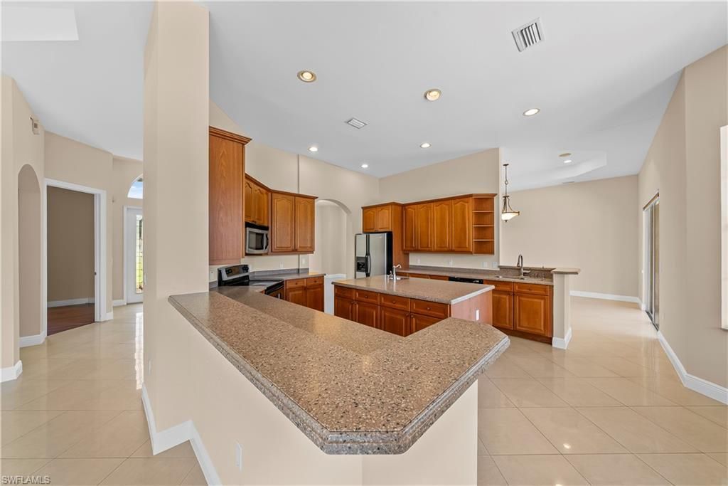 680 Mirror Lakes Ct , Lehigh Acres, FL 33974 Photo