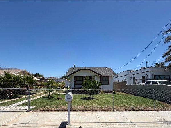 7237 Olive St, Highland, CA 92346