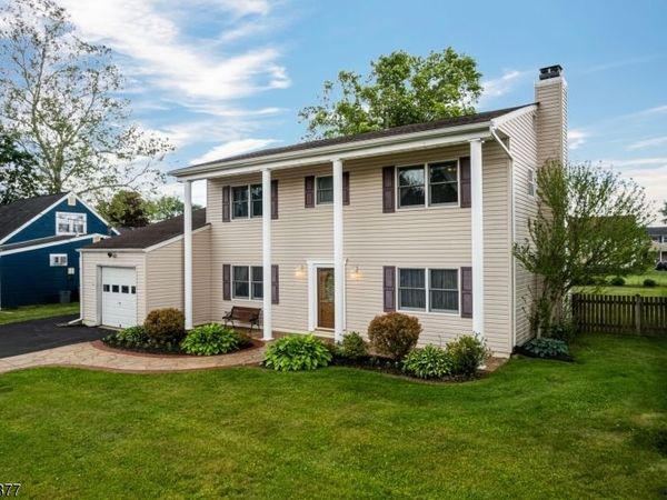 14 Allyson Rd, Mount Olive, NJ 07836