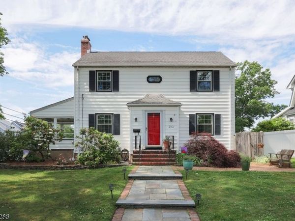303 E Webster Ave, Roselle Park, NJ 07204