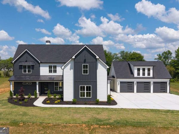 1250 HAYS MILL Road, Carrollton, GA 30117