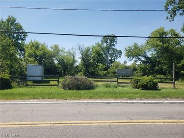 1240 Lowell Street , Elyria, OH 44035
