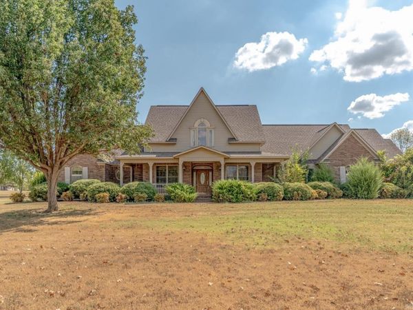 1300 N Locust Street, Newark, AR 72562