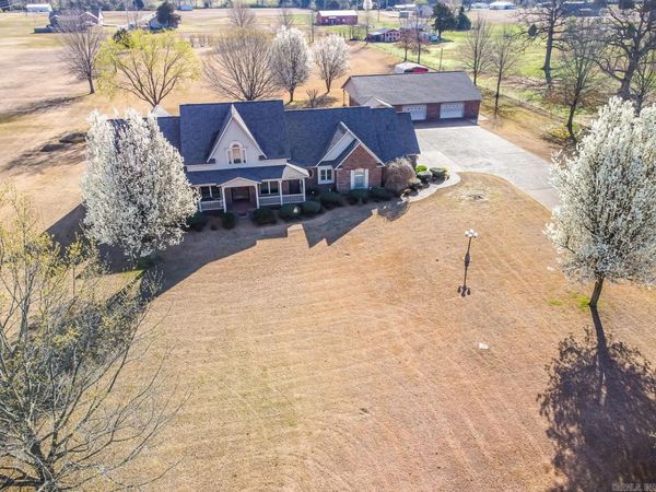 1300 N Locust Street , Newark, AR 72562