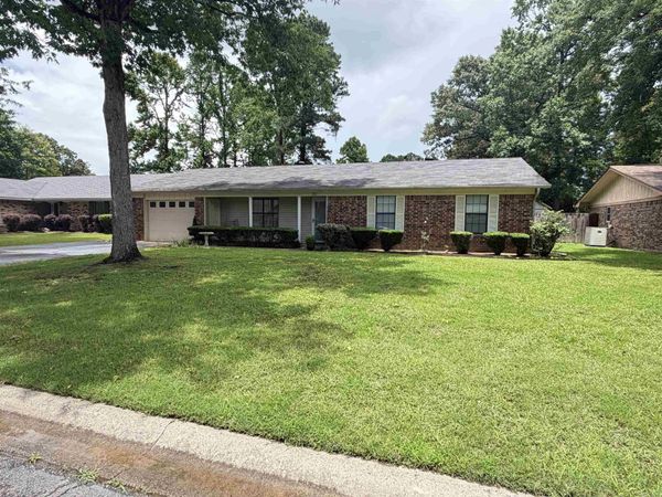 20 Independence , White Hall, AR 71602