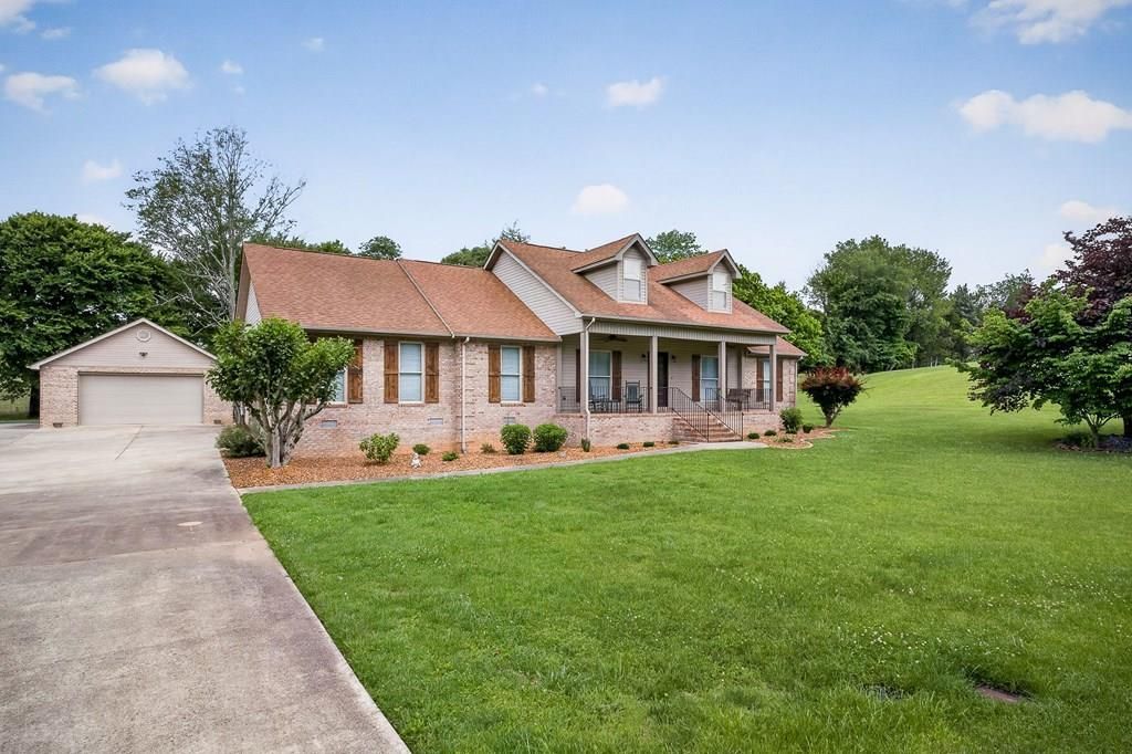 492 Nob Hill Drive, Sparta, TN 38583 Main Photo
