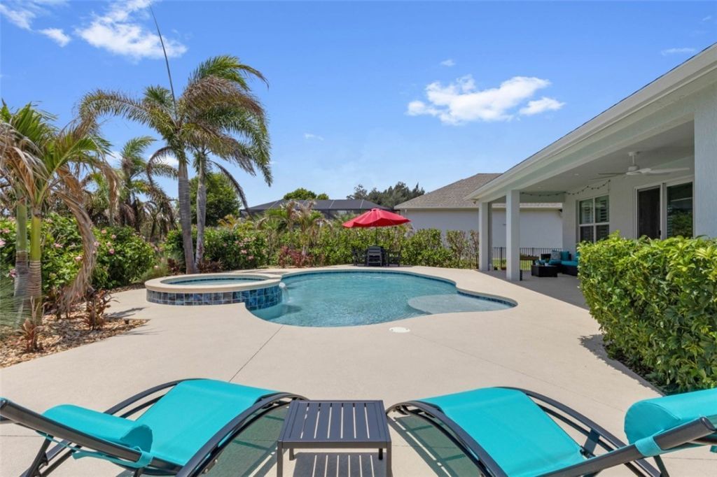 7203 33rd Square, Vero Beach, FL 32967 Photo