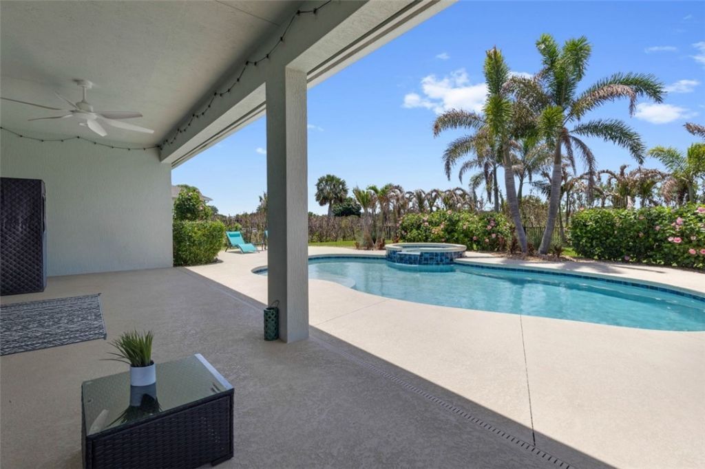 7203 33rd Square, Vero Beach, FL 32967 Photo