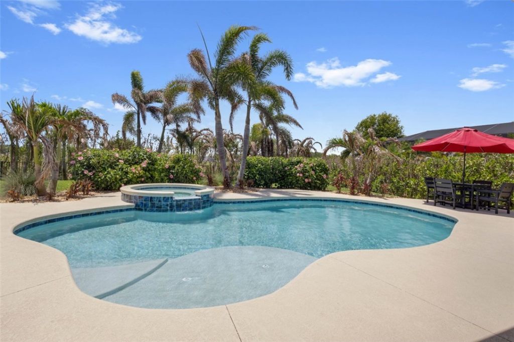 7203 33rd Square, Vero Beach, FL 32967 Photo