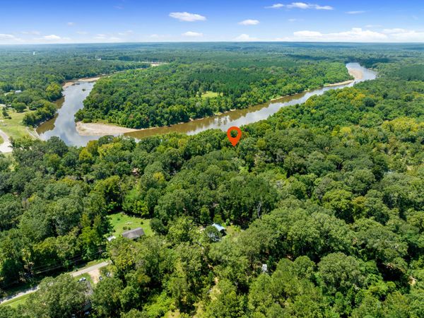 100 Hawkins Ave., Columbia, MS 39429