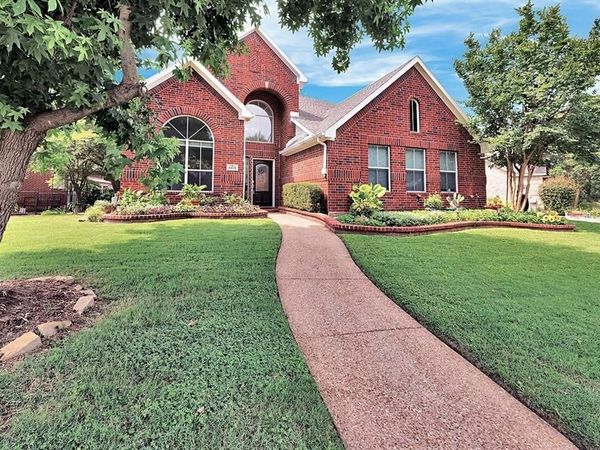 8810 Edgelake Trail, Rowlett, TX 75088