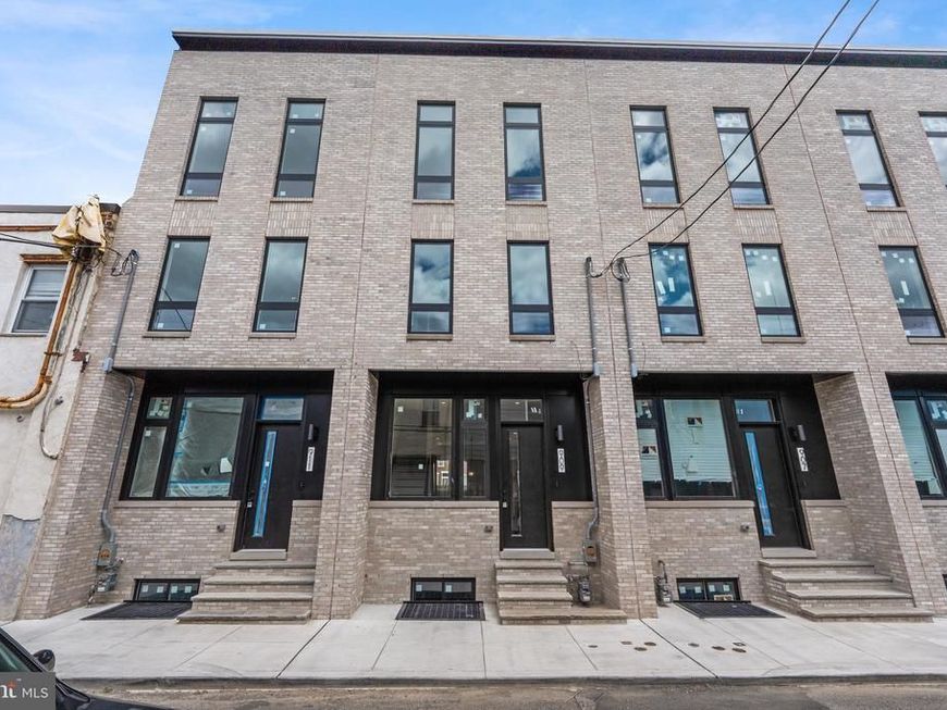 909 Emily Street, Philadelphia, PA 19148 Main Photo
